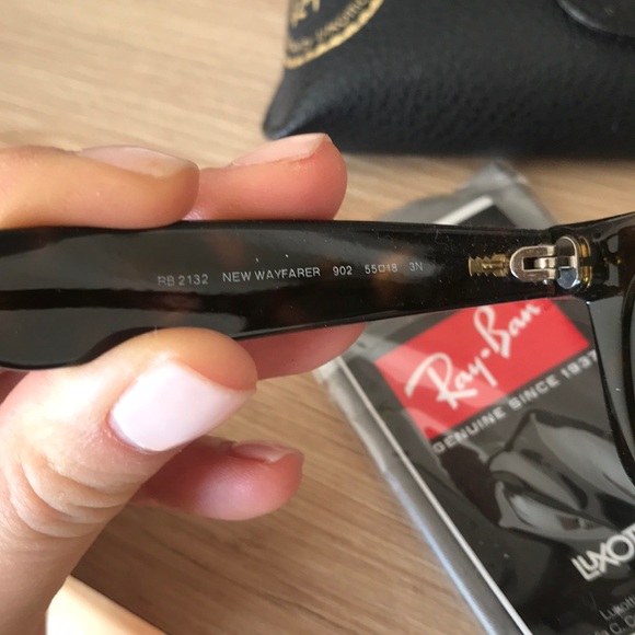 BRAND NEW Ray Ban Wayfarer Classic Sunglasses - Picture 2 of 8